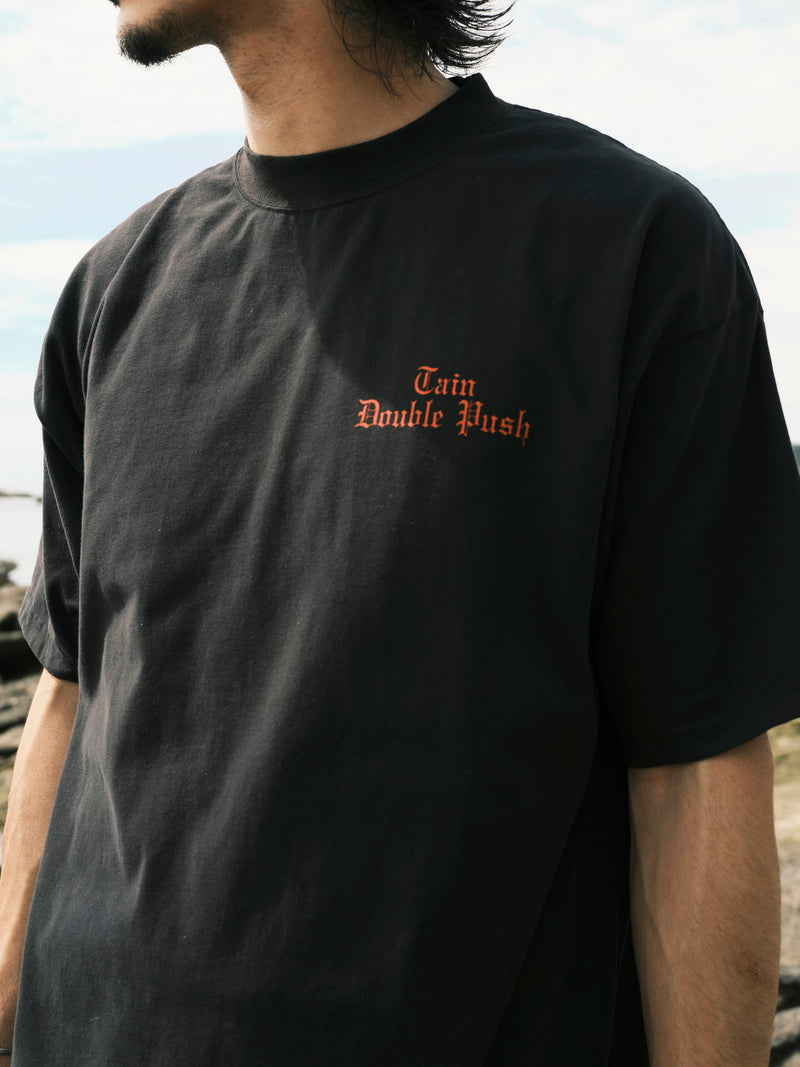 DREAMIN’ SHORT SLEEVE T-SHIRTS / BLACK
