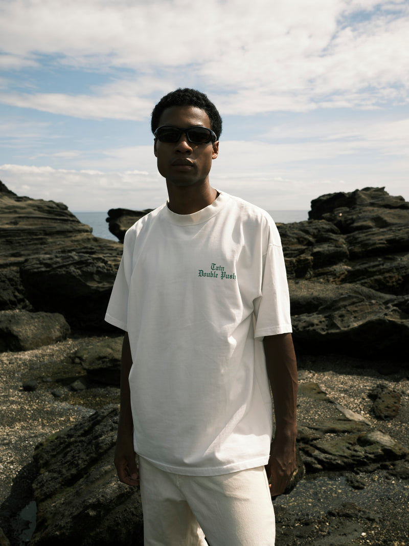 DREAMIN’ SHORT SLEEVE T-SHIRTS / WHITE