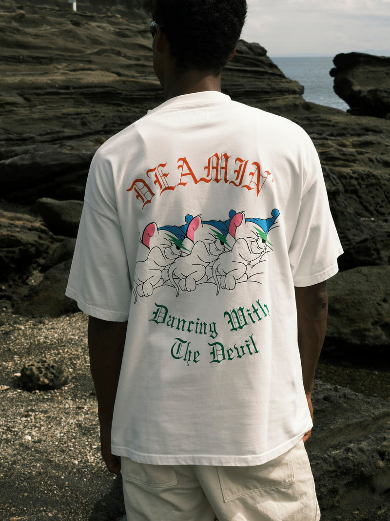DREAMIN’ SHORT SLEEVE T-SHIRTS / WHITE