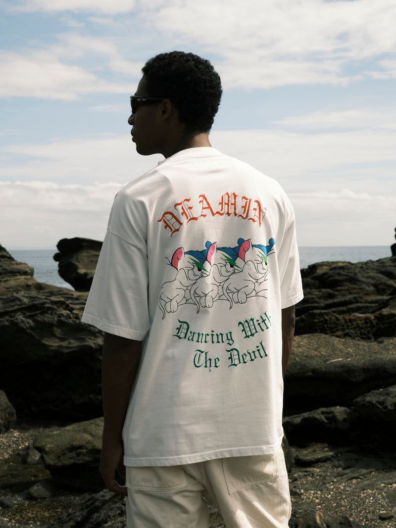 DREAMIN’ SHORT SLEEVE T-SHIRTS / WHITE